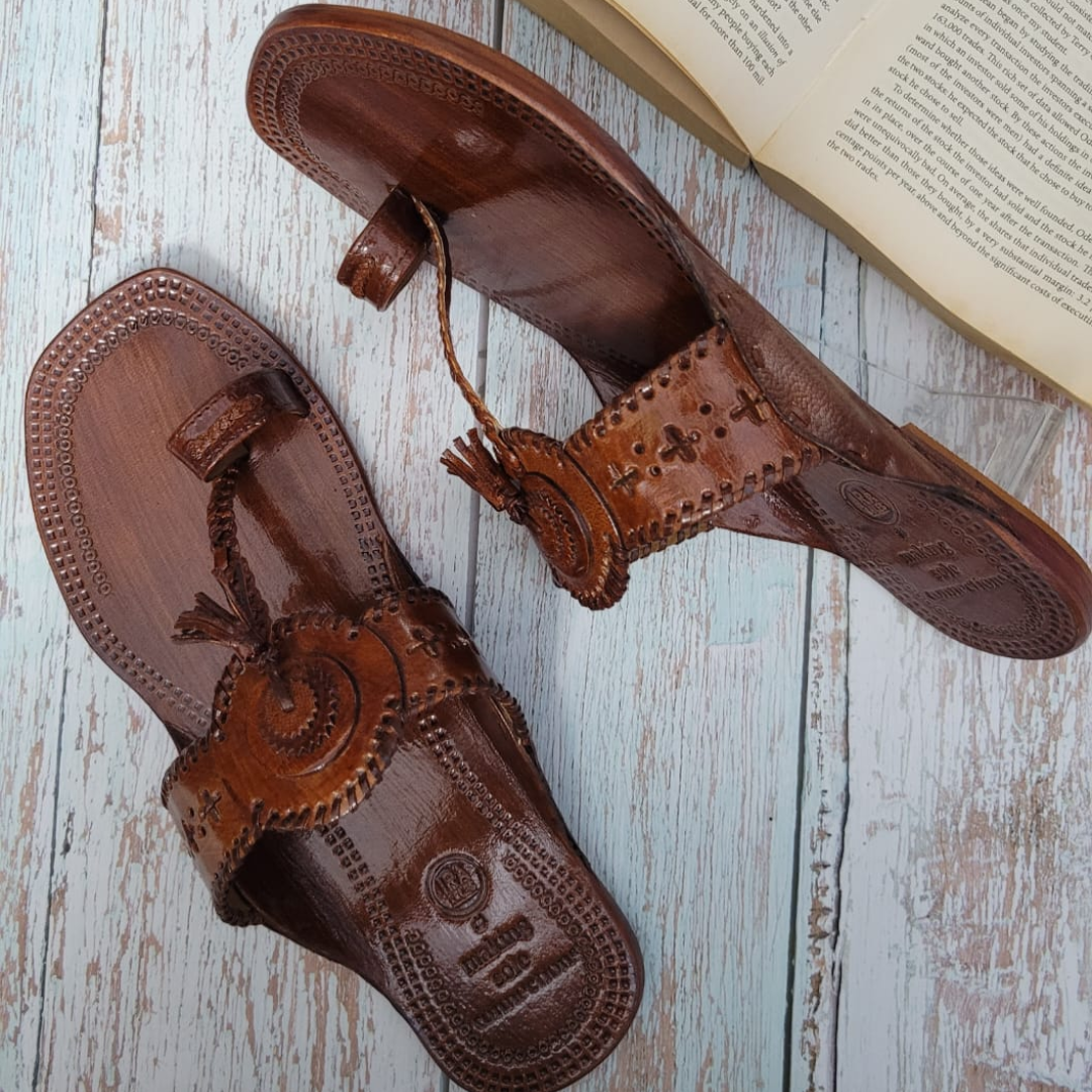 Kesariya Men's Handcrafted Kolhapuri