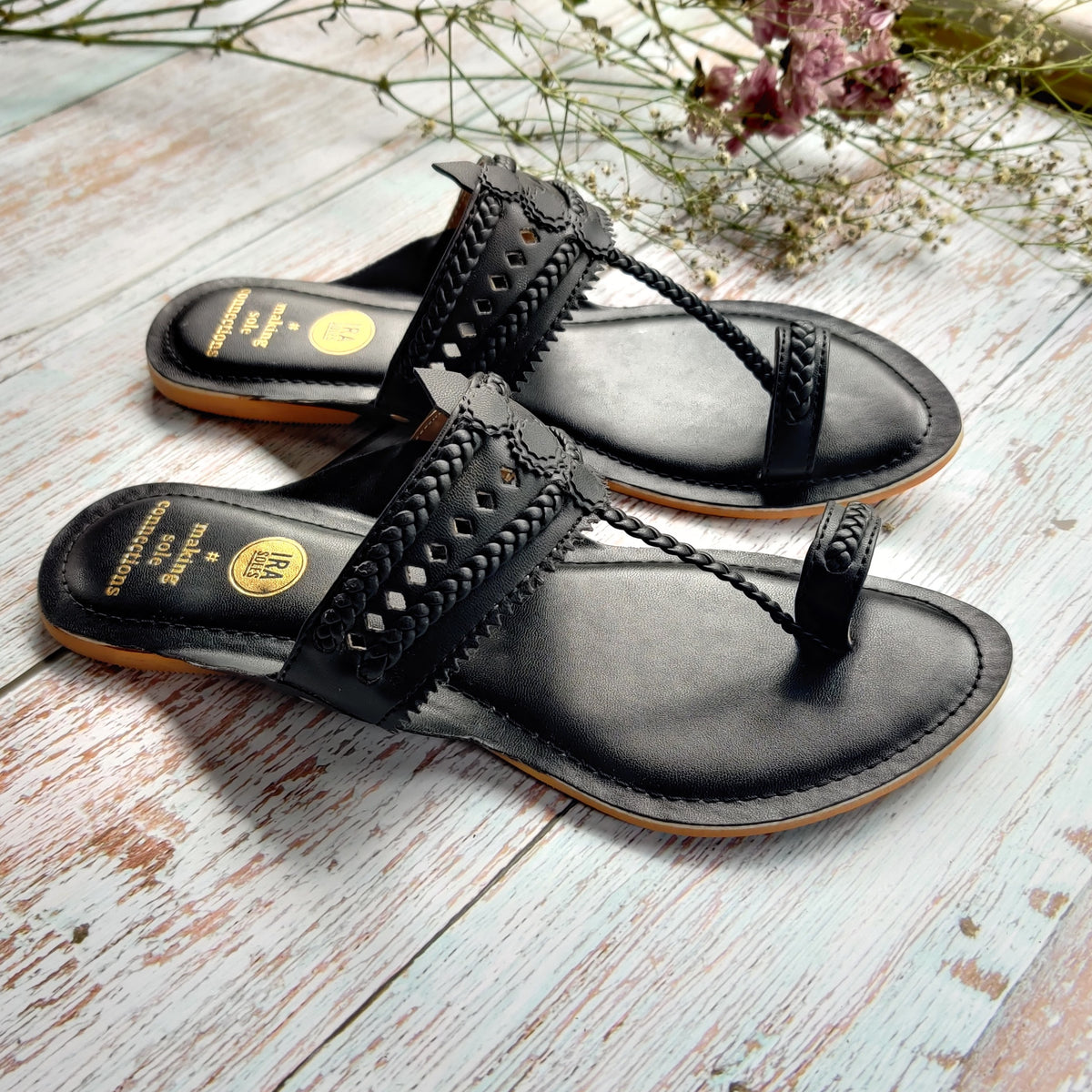 Black outlet chappal ladies